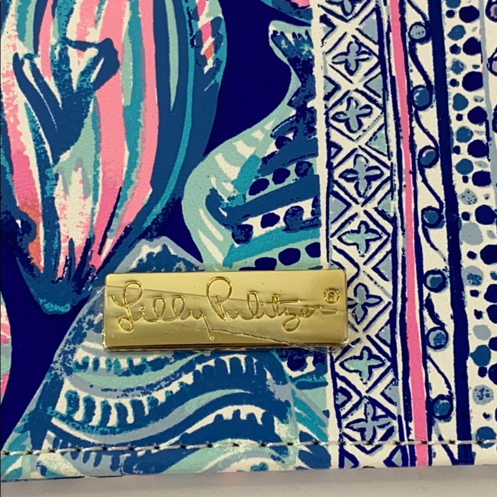 Lilly Pulitzer Scale Up Passport Cover, New - Picture 3 of 5